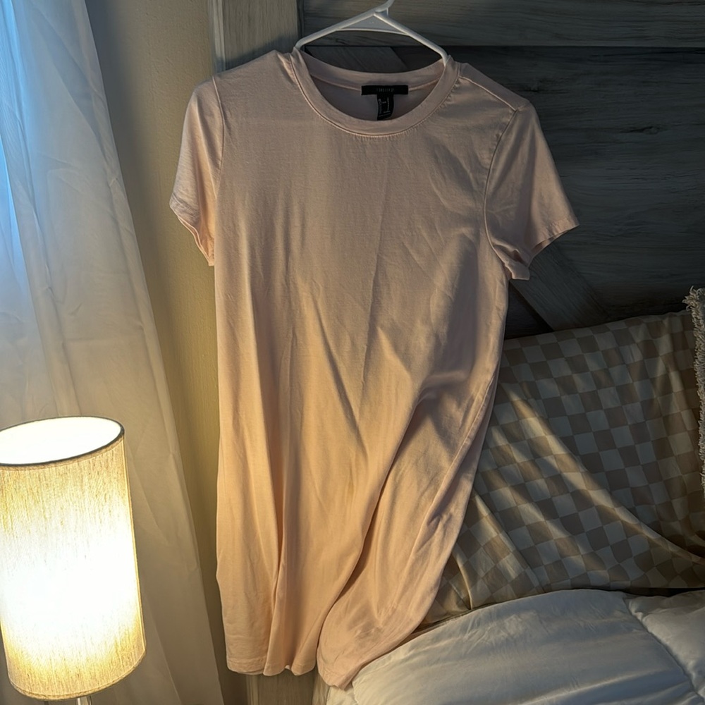 ✨🤍 SMALL LIGHT PINK FOREVER 21 T SHIRT DRESS